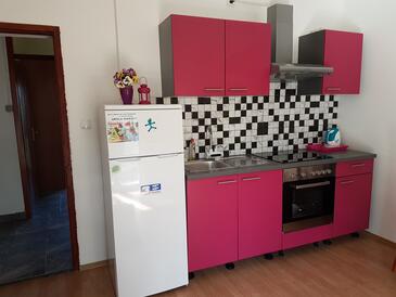 Apartmani uz more Bilice, Krka - 16689