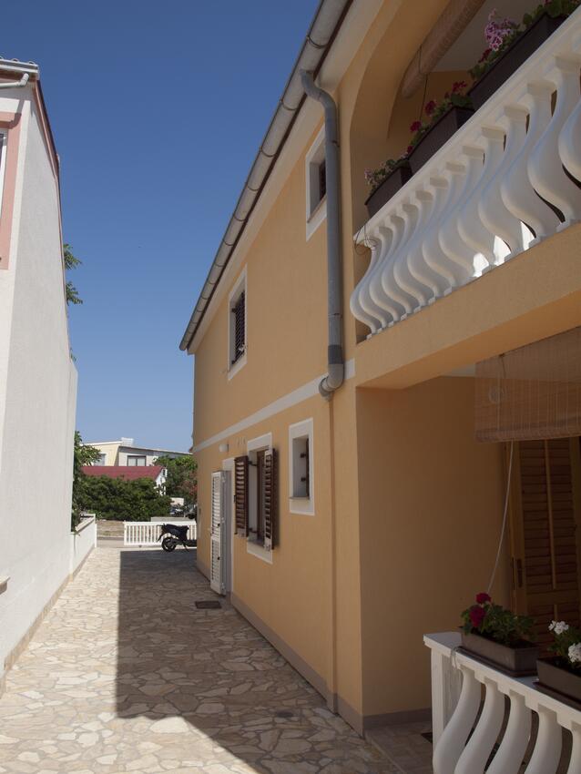 Hof - Ferienwohnungen mit Parkplatz Vir
