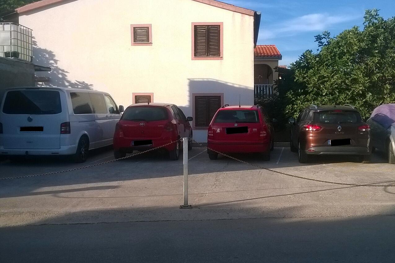 Parkplatz - Ferienwohnungen mit Parkplatz Vir
