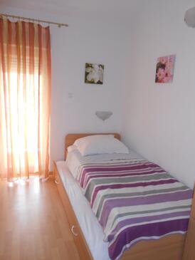 Ferienwohnungen mit Parkplatz Raslina, Krka - 16702