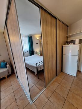 Apartments by the sea Betina, Murter - 16742