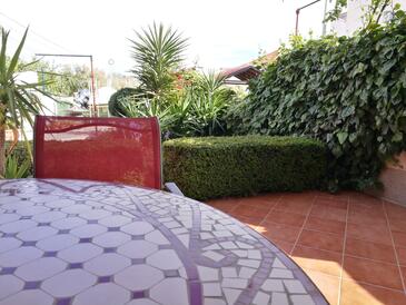 Apartments by the sea Betina, Murter - 16742