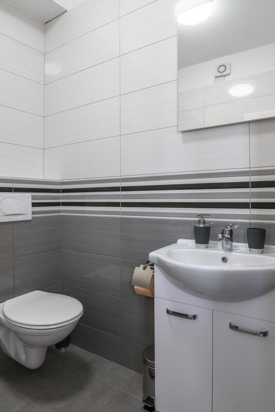 A-16762-a - Alloggi privati - Appartamenti accanto al mare Arbanija, Bua - Čiovo