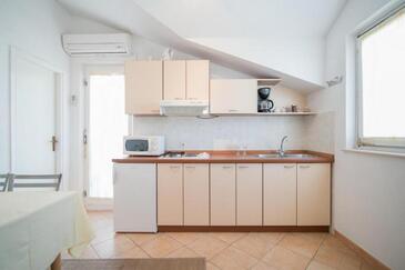 Rodinné apartmány s bazénem Supetar, Brač - 16774