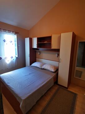 Apartments by the sea Drvenik Mali, Drvenik - 16787