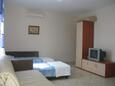 Dormitorio Barbat, Dormitorio en alojamiento de tipo studio-apartment, aire acondicionado disponible, se admiten mascotas y WiFi.