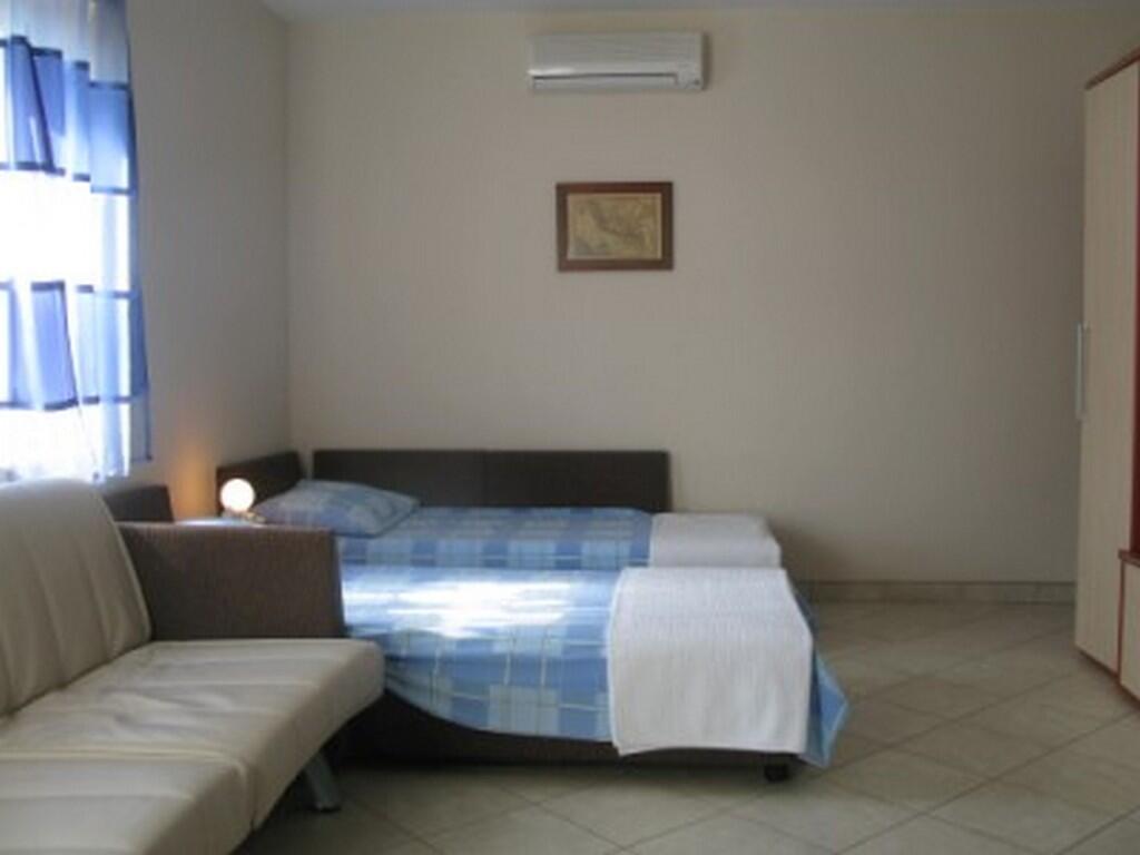 AS-16816-b - Private accommodation - Apartments with a parking space Barbat, Rab