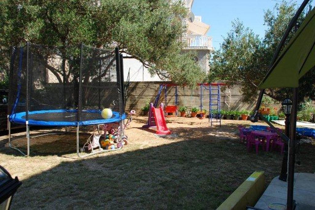 Courtyard - Apartments with a parking space Barbat, Rab