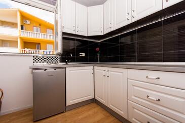 Apartamenty z basenem dla rodzin z dziećmi Okrug Gornji, Ciovo - 16893