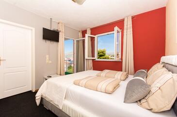 Apartamenty z basenem dla rodzin z dziećmi Okrug Gornji, Ciovo - 16893