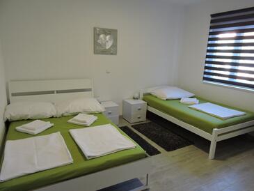 Apartmány s parkoviskom Trogir - 16898