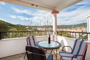 One bedroom apartment Vinišće One bedroom apartment Vinišće, Trogir (A-16928-a)