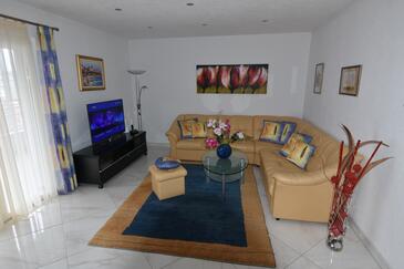 Apartments with parking space Okrug Gornji, Čiovo - 16935