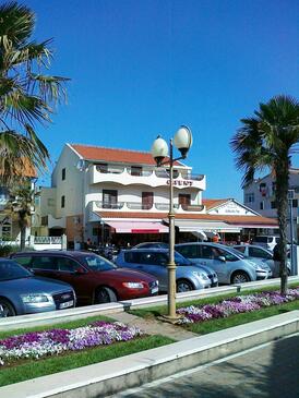 Apartment with terrace Vodice, North Dalmatia