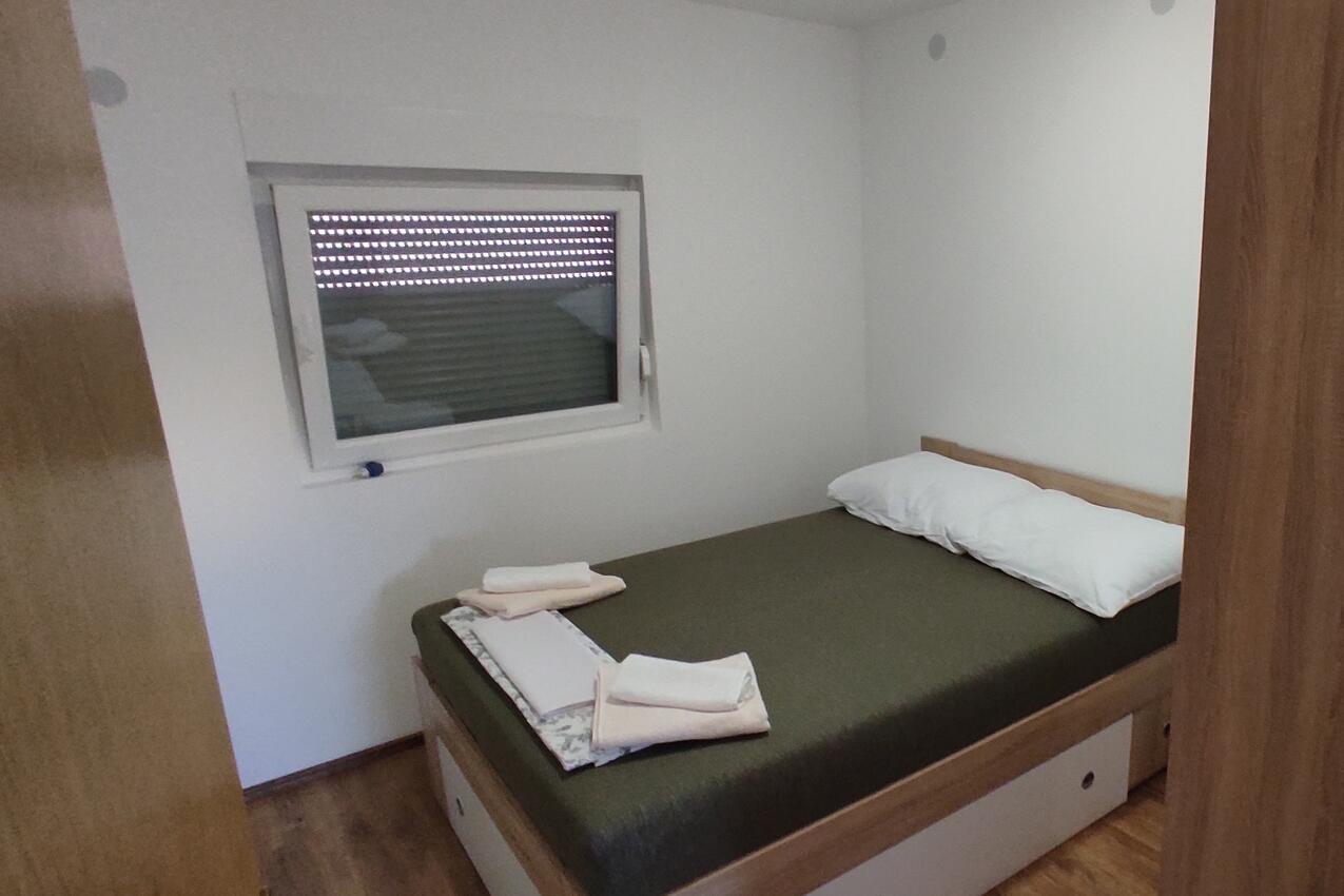 Holiday house with a parking space Ljubač, Zadar - 16964