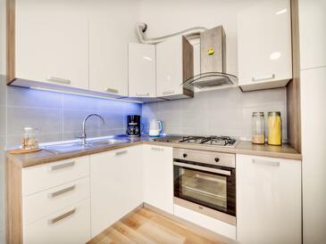 Ferienwohnungen mit Parkplatz Brodarica, Sibenik - 16978