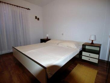 Apartmani s parkingom Barbat, Rab - 16992