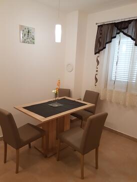 Apartments with parking space Novi Vinodolski - 16998