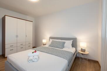 Apartmani i sobe s parkingom Njivice, Krk - 17010