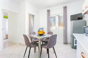 Apartments with parking space Marina, Trogir - 17013