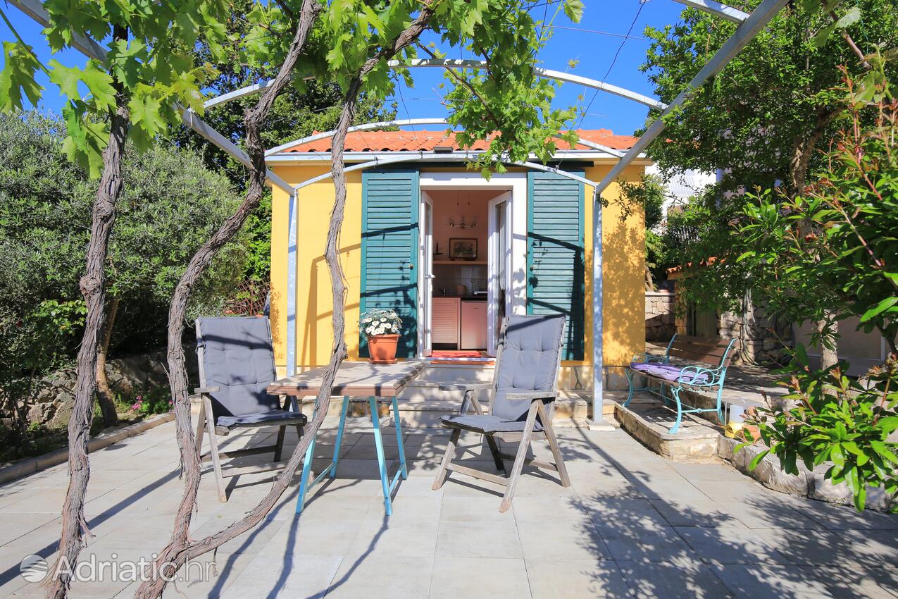 Apartments with parking spaces Splitska, Brač - 17023