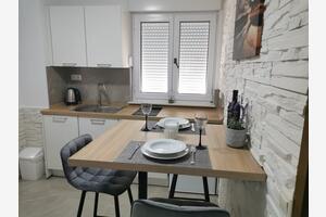 Egyszobás apartman Okrug Gornji, Ciovo (A-17032-c)