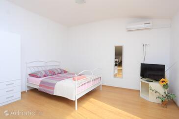 Apartmaji s parkingom Podstrana, Split - 17053