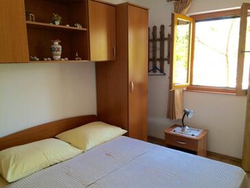 Ferienwohnungen mit Parkplatz Vinisce, Trogir - 17062