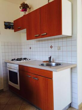 Ferienwohnungen mit Parkplatz Vinisce, Trogir - 17062