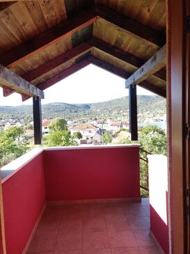 Apartments with parking space Vinišće, Trogir - 17062