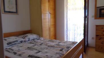 Apartments with parking space Vir - 17069