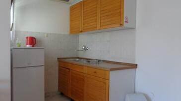 Apartments with parking space Vir - 17069