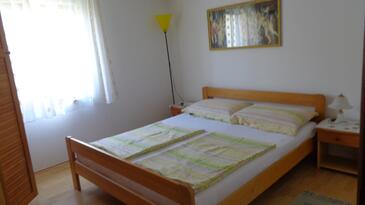 Apartments with parking space Vir - 17069