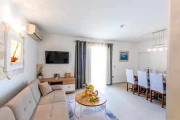 Luxusvilla a tenger mellett medencével Razanj, Rogoznica - 17071