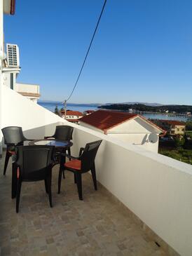 Apartments with parking space Lopar, Rab - 17103