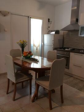 Apartments with parking space Marina, Trogir - 17109