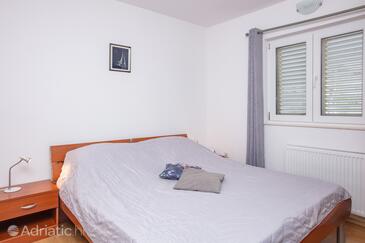 Apartments by the sea Rogoznica - 17129