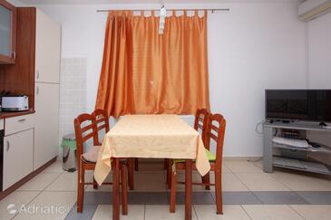 Apartments by the sea Rogoznica - 17129