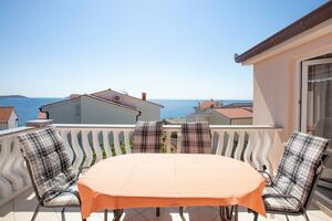 Dvoupokojový apartmán Rogoznica (A-17129-d)
