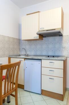 Апартаменти з паркуванням Новалья - Novalja, Паг - Pag - 17140