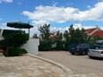 Parkolóhely Pag, Pag, Parkolóhely 17147 - Apartmanok a tenger közelében homokos stranddal.
