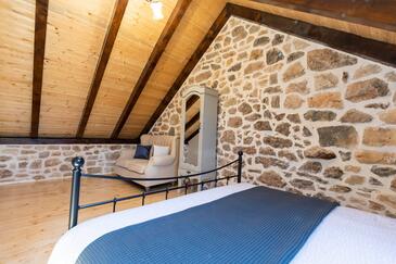 Ház családok részére medencével Bogatić, Krka - 17168