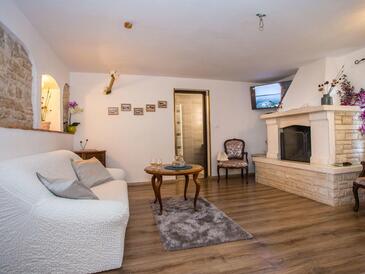 Family friendly house with a swimming pool Radetići, Central Istria - Središnja Istra - 17183