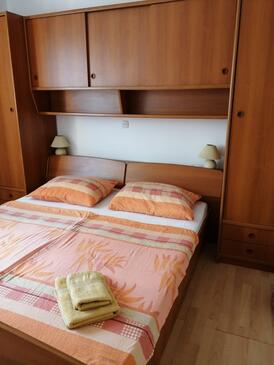 Apartmaji ob morju Supetarska Draga - Donja, Rab - 17201