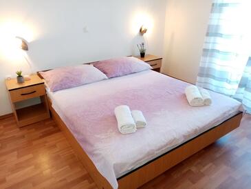 Apartmaji ob morju Supetarska Draga - Donja, Rab - 17201