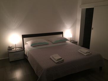 Apartments by the sea Sukošan, Zadar - 17203