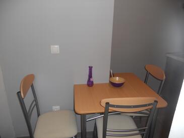 Apartments by the sea Krilo Jesenice, Omiš - 17204
