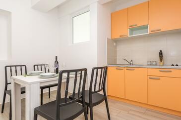 Apartmani uz more Novalja, Pag - 17214