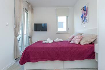 Apartments with parking space Novalja, Pag - 17215