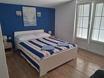 Two bedroom apartment Povljana, Pag (A-17222-a(